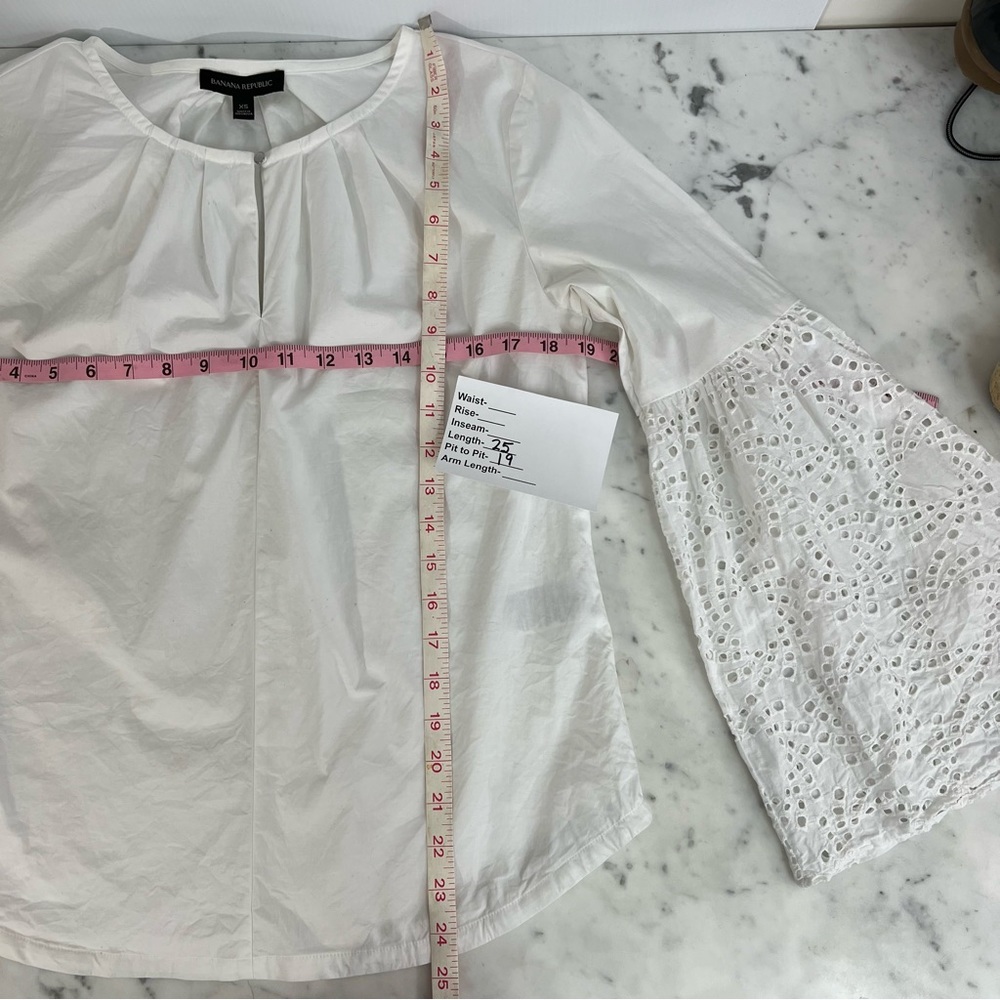 BANANA REPUBLIC Blouse White Eyelet Lace Bell Sleeves size XS - Picture 9 of 10